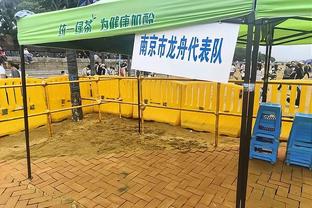 路威：文班想获得最佳新秀就必须赢球 他得能扛起球队